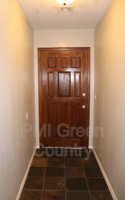 Foto del edificio - 2813 E Oakridge St
