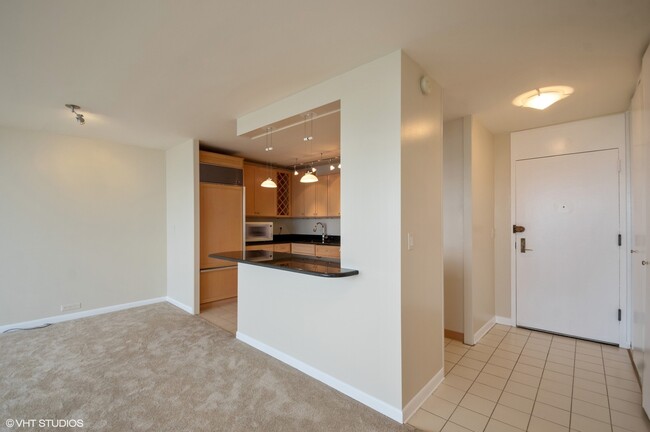 Foto del edificio - 2800 N Lake Shore Dr