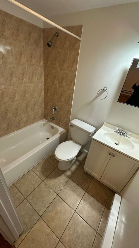 Building Photo - 1422 67th Ave