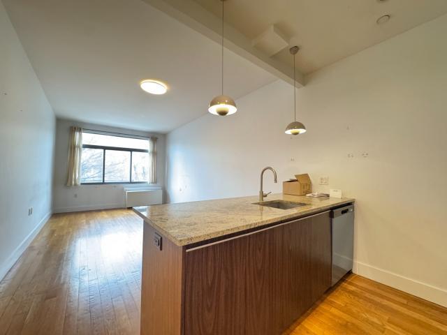 Foto principal - 2 bedroom in Brooklyn NY 11238