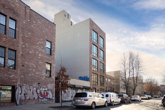 Building Photo - 40 Schaefer St