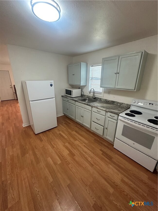 Building Photo - 808 S Cameron St