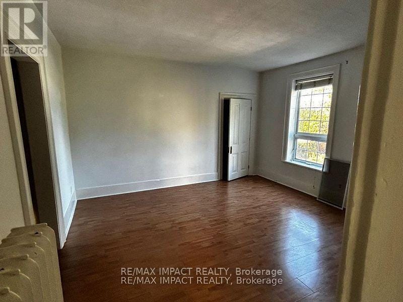 Building Photo - 292 William St E