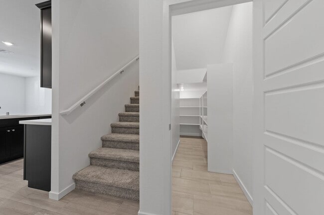 Foto del edificio - Brand New 3 Bedroom Townhome with Premium ...