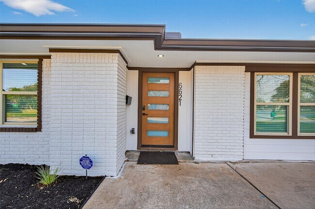 Foto del edificio - 6621 Jason St