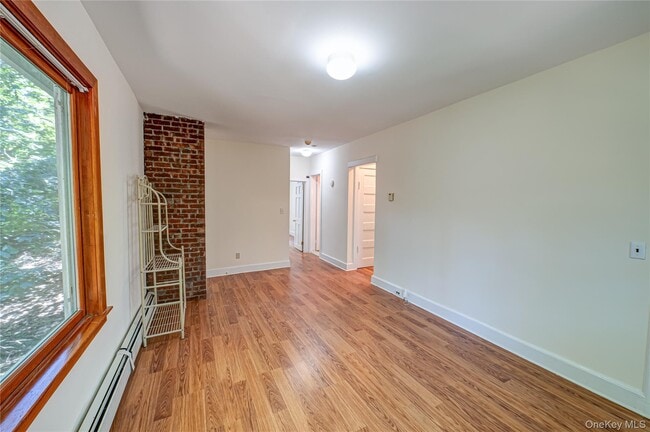 Building Photo - 139 Cove Neck Rd
