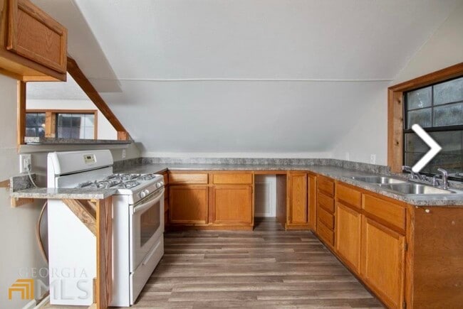 Building Photo - 741 Rosemont Rd