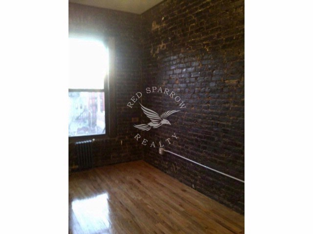 Building Photo - 13 E 12th St