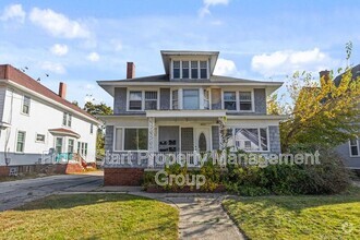 Building Photo - 1652 Peck St