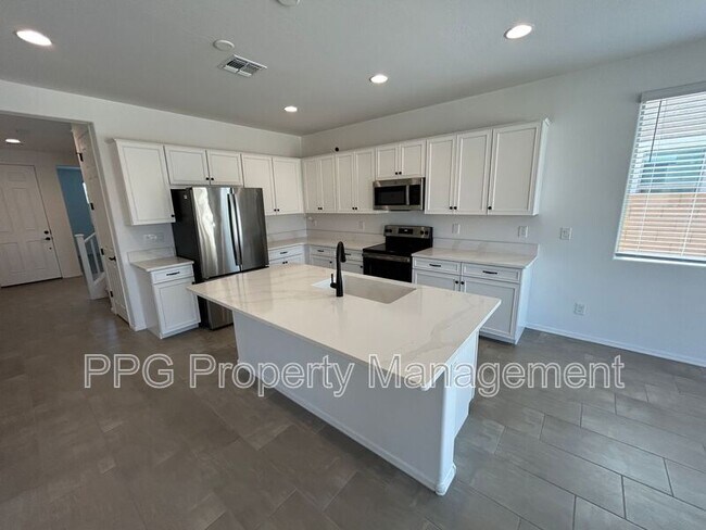Foto del edificio - 24170 W Whyman Ave