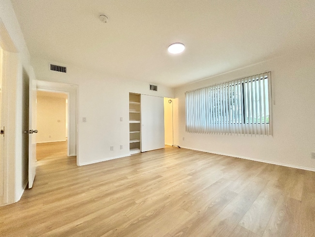 Photo - 2038 S Bentley Ave Apartment