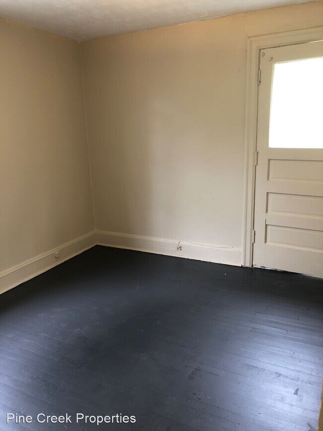 Foto del edificio - 3 br, 1 bath House - 971 Selwyn Rd.