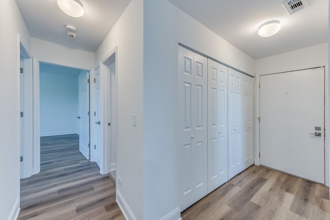 Building Photo - 900 Perrie Dr