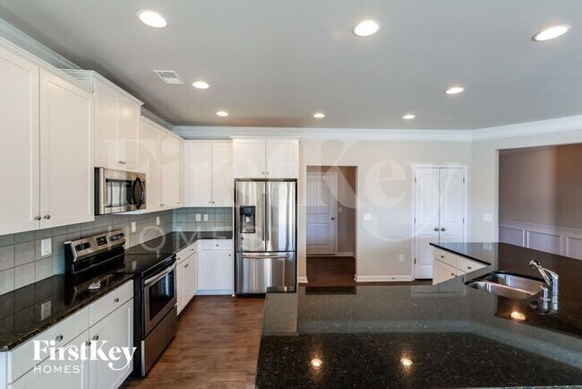 Foto del edificio - 930 Blind Brook Cir