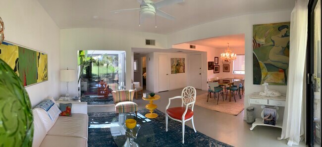 Foto del edificio - 686 N Palomar Cir