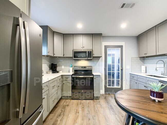 Foto del edificio - 101 N D St