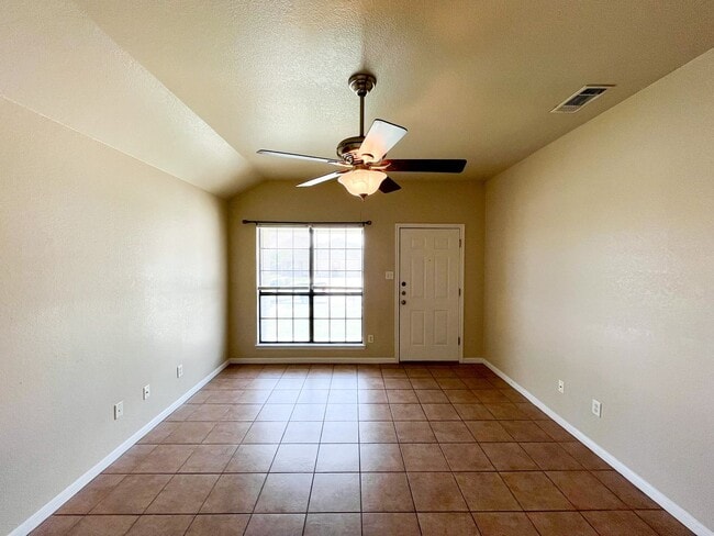 Building Photo - 1111 Nicholas Cir