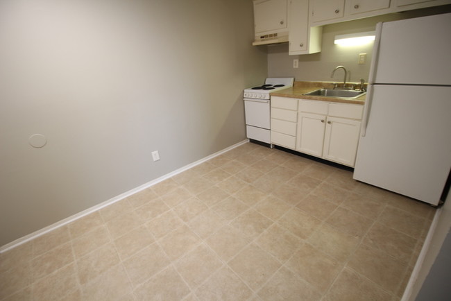 Building Photo - Nice one bedroom of the Greenbelt high way