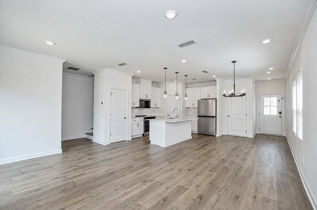 Building Photo - 266 Tiger Lily Dr