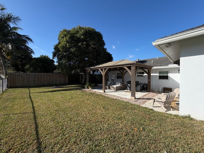 Photo - 8110 Rose Marie Ave E House