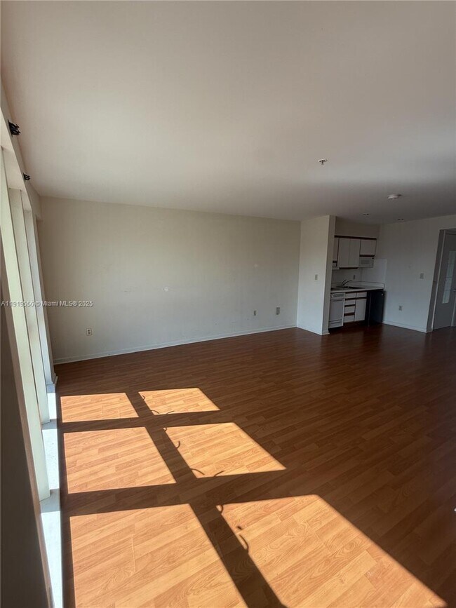 Foto del edificio - 5703 SW 72nd St