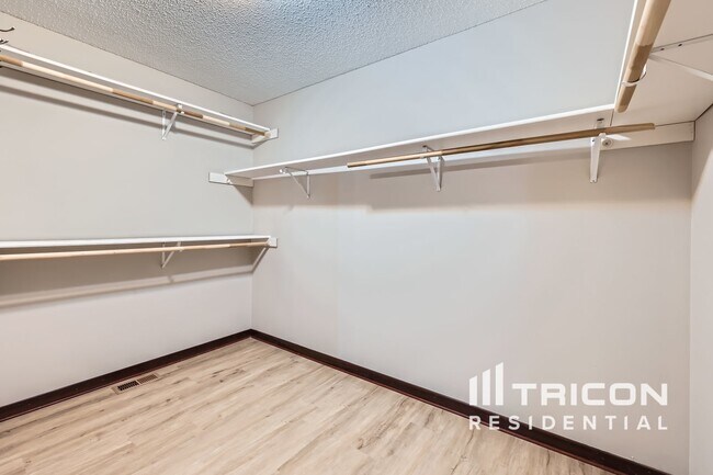Foto del edificio - 1074 Landings Ln
