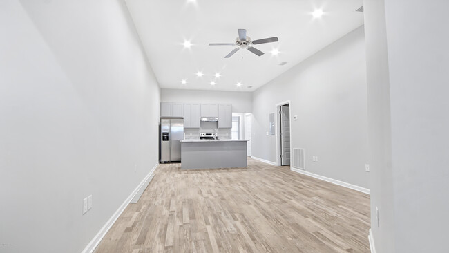 Building Photo - 3835 Avon Rd