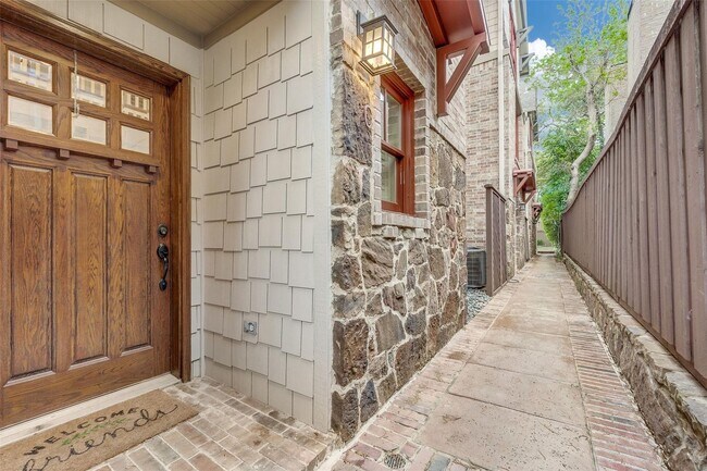 Foto del edificio - 3444 Rankin St