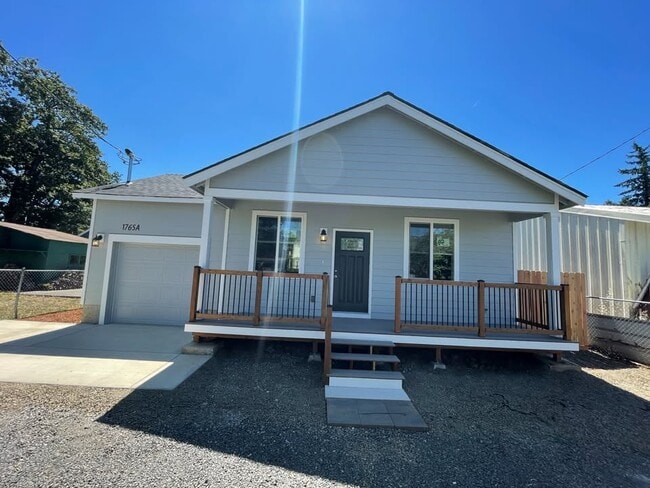 Building Photo - 1765 Waller St SE