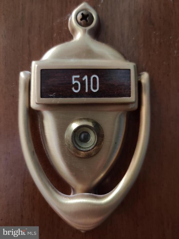 Foto principal - 7111 Woodmont Ave