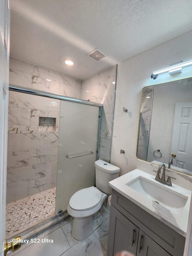 Building Photo - 502 Leeland Heights Blvd W