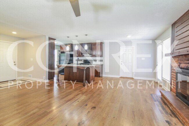 Foto del edificio - Darling 4 Bedroom, 2.5 Bath Ranch in Raytown!