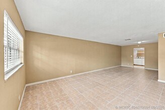 Building Photo - 4106 Riverside Dr