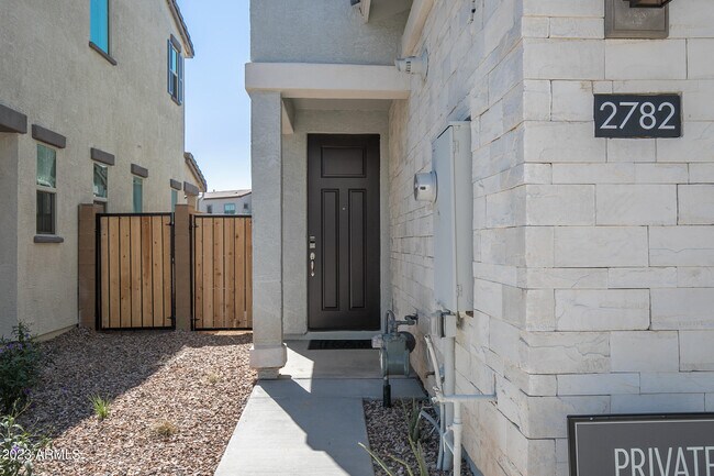 Foto del edificio - 2782 S. Comanche Dr.