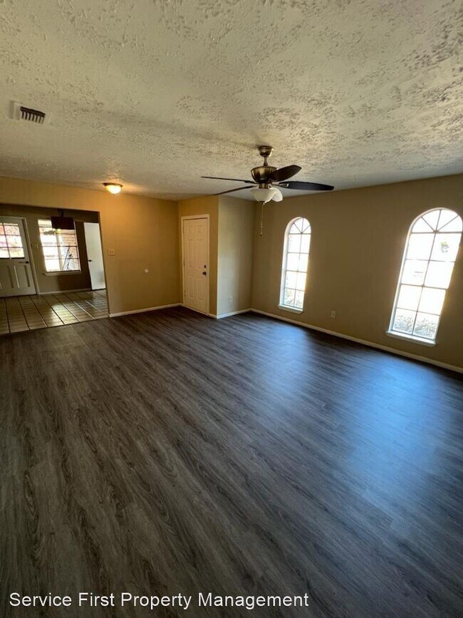 Foto del edificio - 3 br, 2 bath House - 7323 Wovenwood Lane