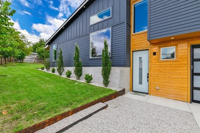 Building Photo - 1417 Fort Branch Blvd