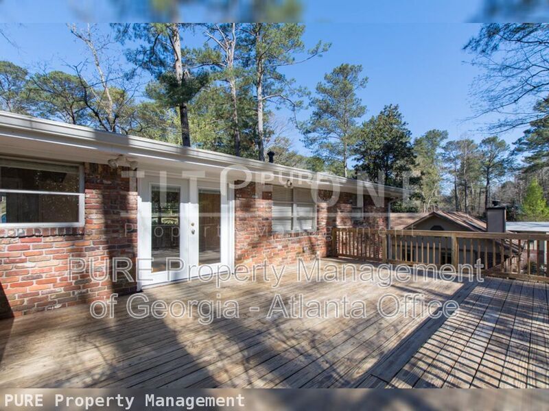 Foto principal - 2435 Woodacres Rd NE