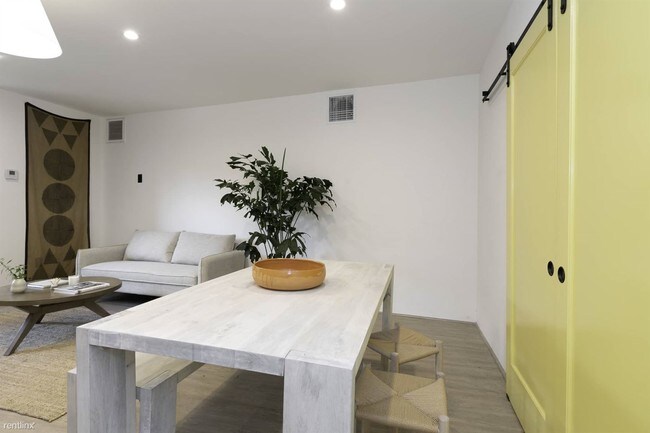 Building Photo - 1 br, 1 bath  - 1549 1/2 Parmer Ave