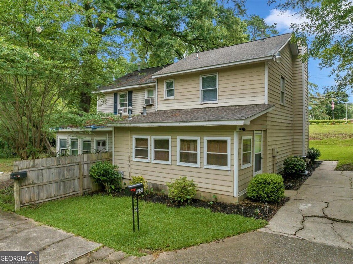 Building Photo - 5200 Forsyth Rd