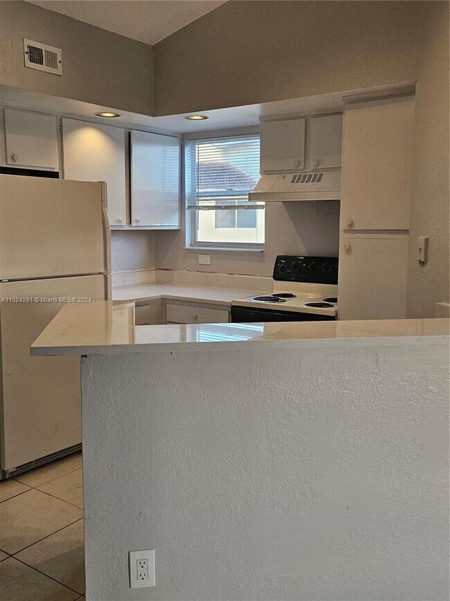 Building Photo - 12650 Vista Isles Dr