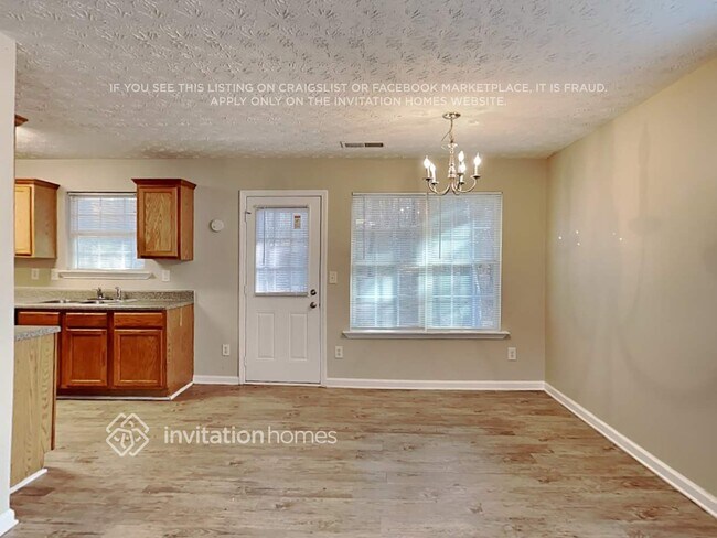 Foto del edificio - 8251 Sterling Ln