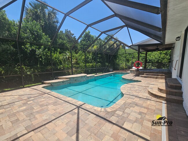 Foto del edificio - 139 Riverwalk Ct