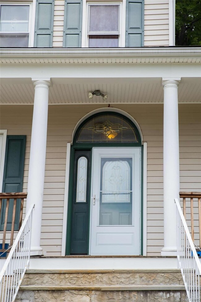 Building Photo - 128 Lakeview Ave