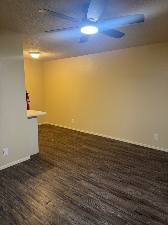 Building Photo - Windmill Park Apartment Homes