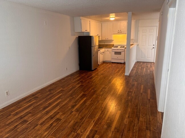 Building Photo - 4170 Tujunga Ave