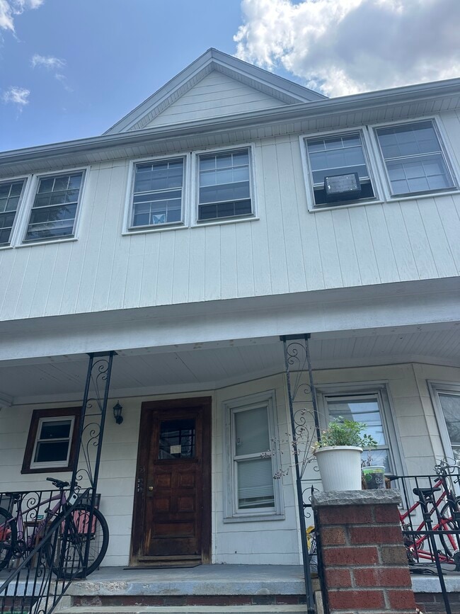 Building Photo - 53 Rogers Ave