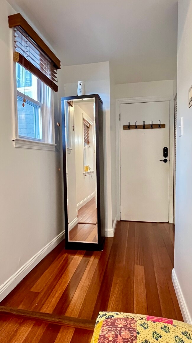 Entrada 1 - 512 Cathedral St