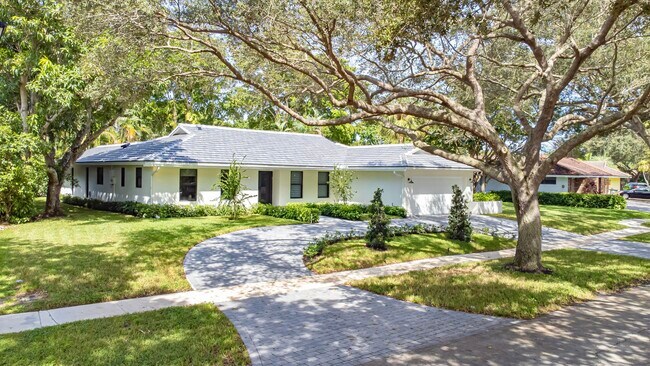 Foto del edificio - 6835 Entrada Pl