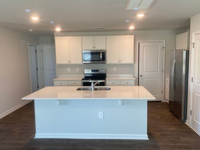 Building Photo - MAY SPECIAL!!! $500 SECURITY DEPOSIT WITH ...