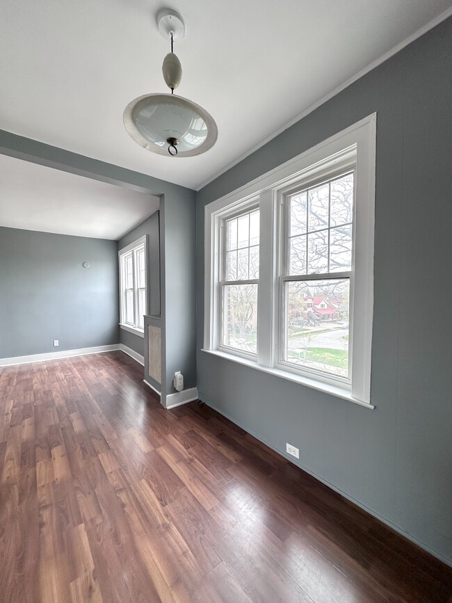 Building Photo - 308 Randolph Av